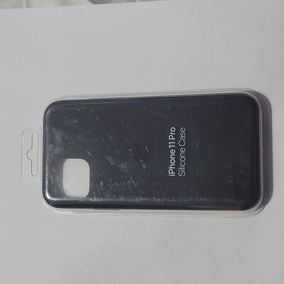 APPLE Silicone Case for iPhone 11 Pro - Picture 1 of 4